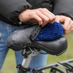 Sunny Bum Zadelhoes, Fietszadel Dames En Heren, Waterdicht En Comfortabel, Incl. Fietsslot En Veiligheidskabel, Dubbelzijdig Zadel Met Schapenvacht -Fietsonderdelen Winkel 1200x1200 338