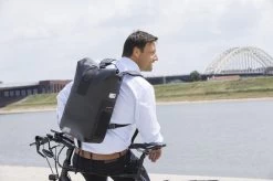 New Looxs Varo Backpack Fietsrugzak - 100% Waterdicht - 15 Inch Laptopvak - 22 Liter - Zwart -Fietsonderdelen Winkel 1200x799 20