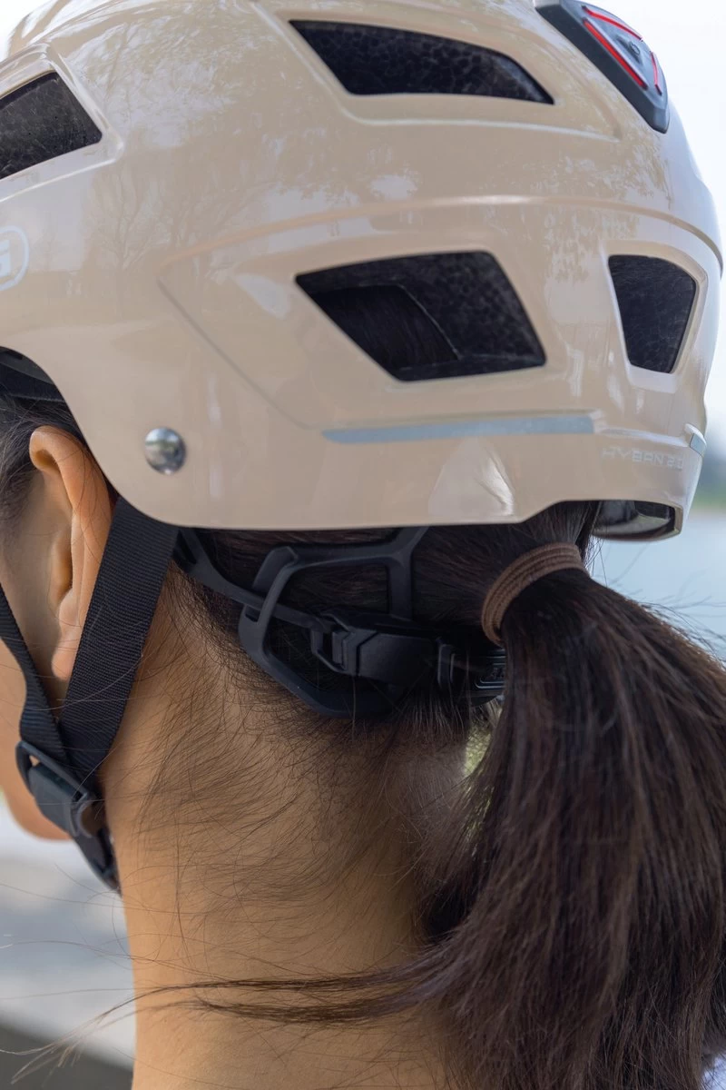 ABUS Hyban 2.0 Fietshelm - Maat M (52-58 Cm) - Titan 4 ABUS Hyban 2.0 Fietshelm - Maat M (52-58 Cm) - Titan - Afbeelding 4